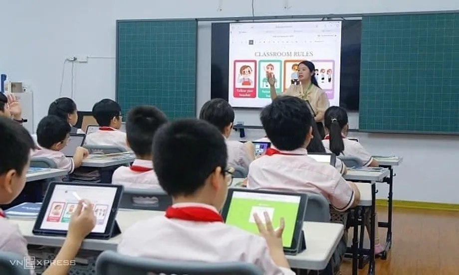 Vietnam kehrt im globalen Englischindex in die moderate Stufe zurück, während KI-Kompetenzen an Bedeutung gewinnen