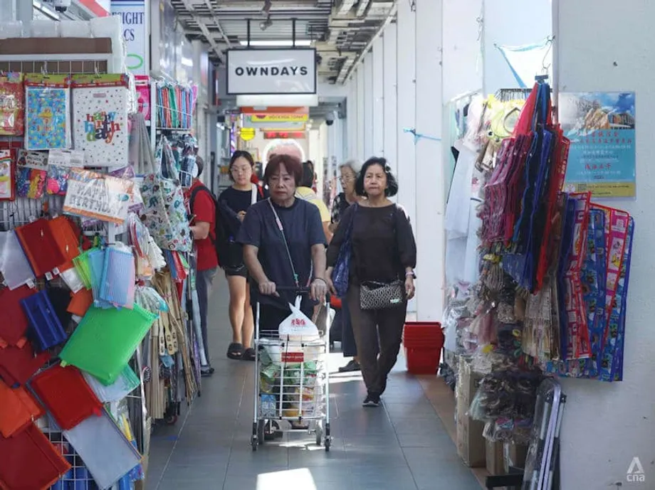 Der Einzelhandel in Singapurs Wohnvierteln am Scheideweg: Tradition, Ketten und Gemeinschaft