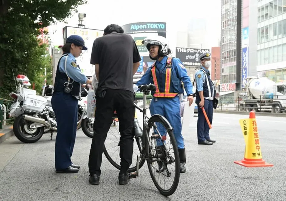 Japans neue Bußgelder für Radfahrer verunsichern Eltern, die für den Schulweg aufs Fahrrad angewiesen sind