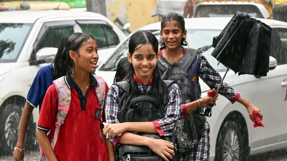 UNESCO Finds Stark Rural Divide in India as Girls Trail Boys in Class 12 Completion